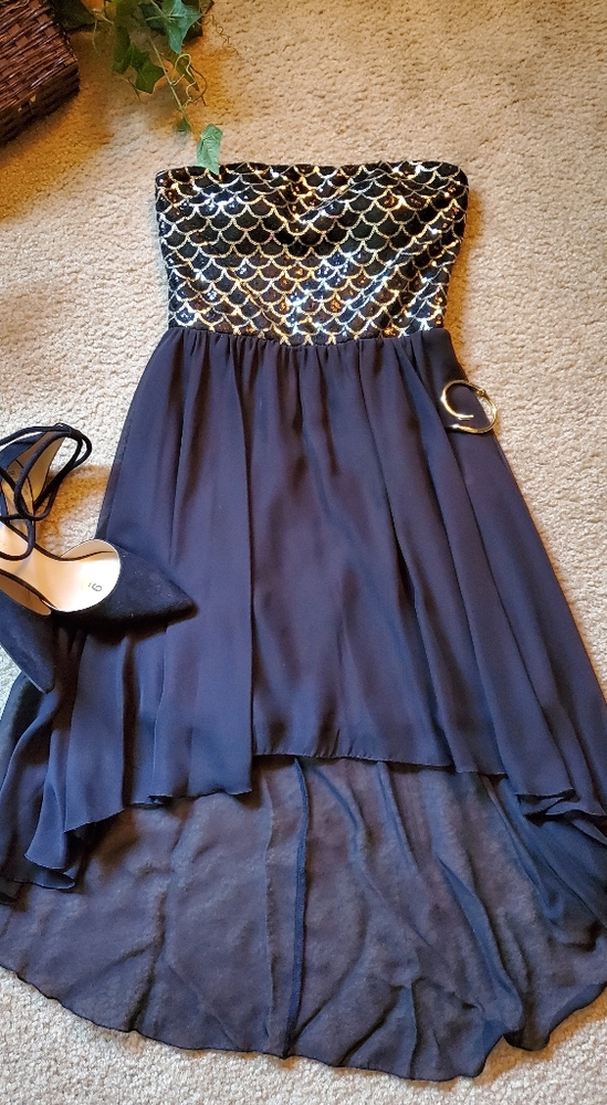 Semi Formal Dress 🖤💛💃